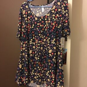 XL BNWT Lularoe Perfect Tee
